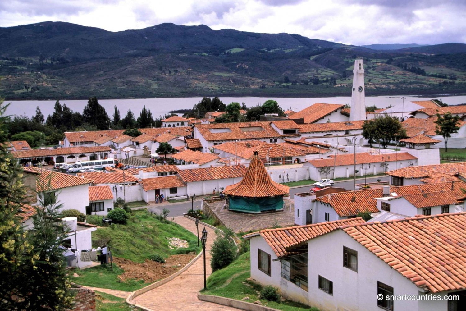 Panoramic view of Guatavita town and Tominé Reservoir on a Guatavita day trip in Colombia.