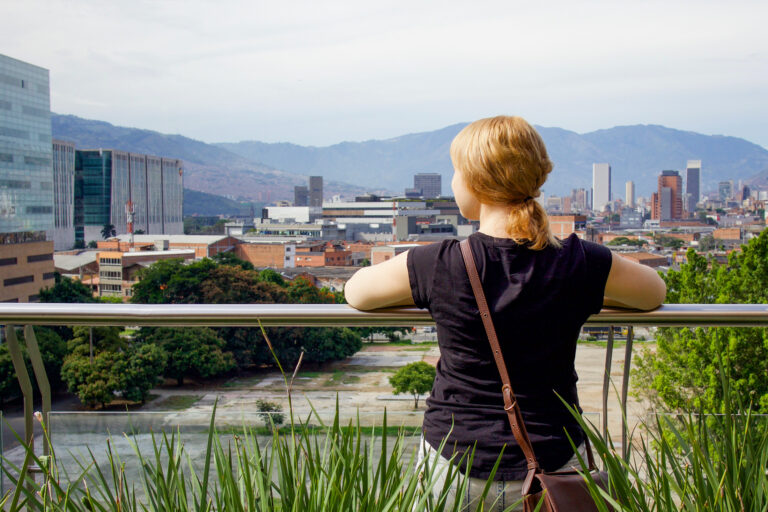 Vista de Medellín desde las montañas que rodean la ciudad